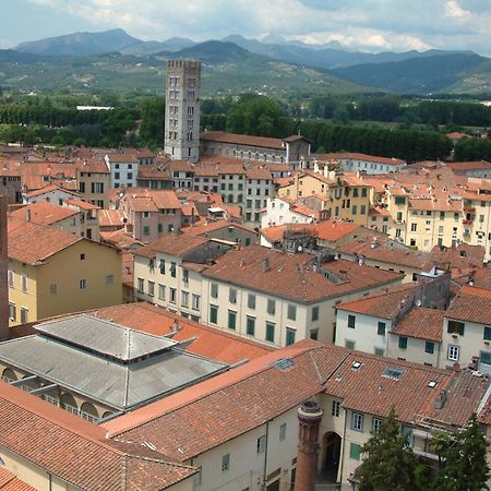Apartment Anfiteatro Lucca Luaran gambar